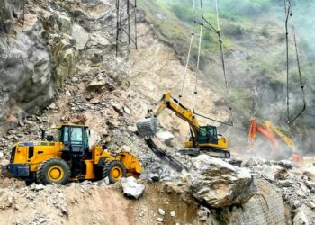 Ramban tunnel collapse: 1 dead, 3 rescued; at least 9 trapped