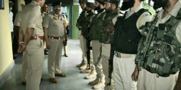 DGP J&K visits Baramulla; reviews security scenario