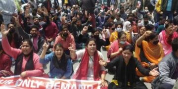 Kashmiri Pandits out on streets seeking justice