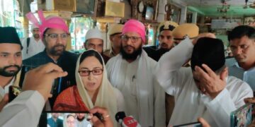 Andrabi presented Chadder at Ajmer Sharief Shrine on behalf of LG Sinha & prayed for peace in J&K