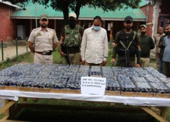 Bandipora Police Recovered 1300 Bottles of Contraband Substance COCAS-DX.Accused Arrested, Case FIR registered