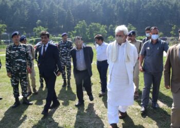 LG visits Baltal and Pahalgam