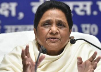 Stop killing of innocent people in Kashmir: Mayawati
