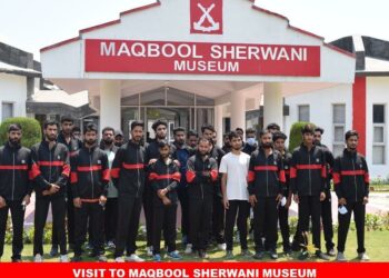 VALLEY YOUTH VISIT JAK LI REGT CENTRE