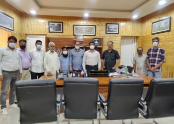 JK Media Guild deligation Calls on Director Information Akshay Labroo