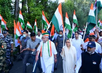 LG Sinha Joins Walkathon to celebrate ‘Har Ghar Tiranga’