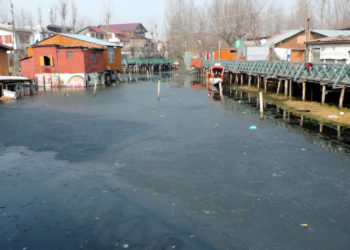 Kashmir under deep freeze as mercury plunges to minus 5.5°C in Srinagar