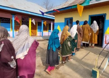 Around 43% voter turnout recorded in re-poll of DDC polls in Hajin, Drugmulla