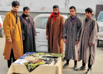 5 robbers impersonating as militants arrested with toy guns: Police