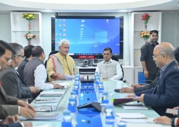 LG Meets Union Minister, Seeks Higher Power Allocation To J&K 