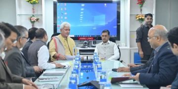 LG Meets Union Minister, Seeks Higher Power Allocation To J&K