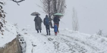 Mercury Drops After Snowfall, Rains In J&K; Minus 10.4°C In Gulmarg