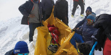 2 Polish Skier Die, 19 Foreigners Among 21 Rescued After Avalanche In Gulmarg