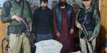 Police seize over 11 Kgs heroin worth Rs 70 cr, 2 held in Srinagar