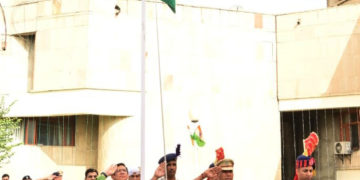 CJ hoists Tricolor at Srinagar wing of HC