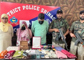 Couple Impersonating As IPS, IAS Officers Held