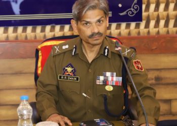 Strengthen, augment security grids: DGP to officers in Kulgam 