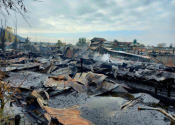 3 tourists’ burn to death in Dal Lake fire