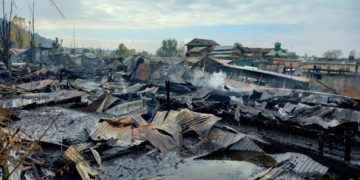3 tourists’ burn to death in Dal Lake fire