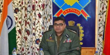 IGP Kashmir Tours To Awantipora, Chairs security Review Meeting: Police