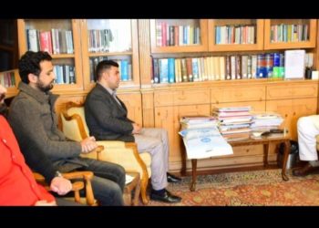 President Kashmir Jurists Adv altaf Ganderbali,and Khadi India Peerzada Tafazul meets Hon’ble Lieutenant Governo