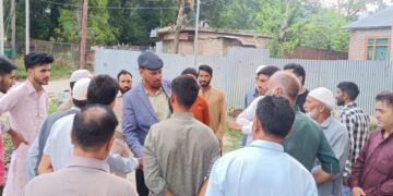 ADC Sopore visits Rohama & Dangiwacha Tehsils, assesses Earthquake Damage