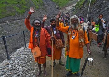 Amarnath Yatra: Devotees queue up at Designated Bank Branches for Registration