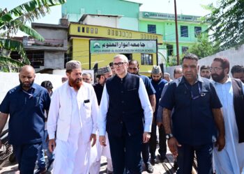 CM Omar Abdullah Visits Poonch, Assures Support to Victims of Cross-Border Shelling