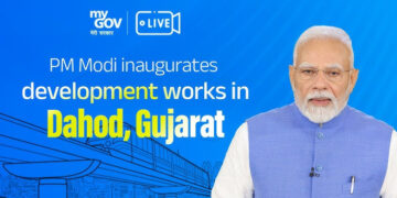 Prime Minister Shri Narendra Modi Lays Foundation Stone