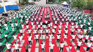 Puducherry Over 6,000 Yoga Enthusiasts United in Puducherry for Yoga Mahotsav