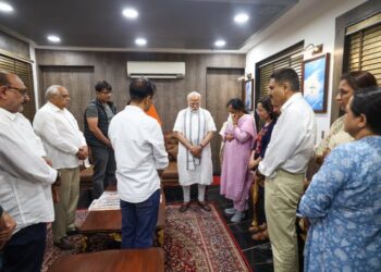 Prime Minister condoles the passing of former Gujarat Chief Minister Shri Vijay Rupani