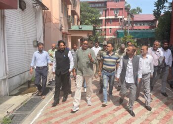 Secretary, Ministry of I&B Reviews Functioning of Media Units in J&K