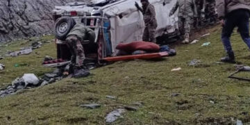 Two Killed, Several Injured as Traveller Vehicle Meets Accident Near Gumri, Drass