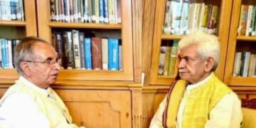 Former Cabinet Minister, Senior Apni Party Leader GH Hassan Mir Calls on LG Sinha ,Raises key Tourism Issues