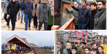 Div Com  Reviews Progress of Wooden Pedestrian Bridge at Amira Kadal