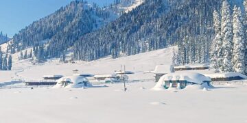 40 Soldiers among 60 Rescued from Snowbound Stretch in J&K’s Doda