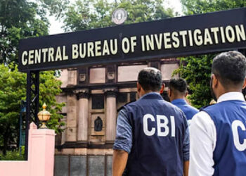 CBI Busts Bribery Racket in DGCA, Arrests Senior Official and Private Person in ₹2.5 Lakh Case; Huge Cash and Gold Seized