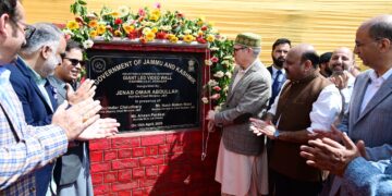 CM Omar Abdullah inaugurates ‘Know Your Artisan’ under Soulful Kashmir initiative at Kashmir Haat