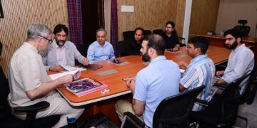 CM Omar Abdullah Meets Delegations, Assures Time-Bound Redressal of Public Issues