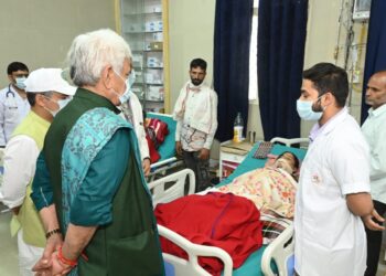 LG Manoj Sinha Visits Injured Road Accident Victims at GMC Udhampur