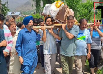 Hundreds of Muslims, Sikhs Participate in Last Rites of Kashmiri Pandit Woman in Tral Village